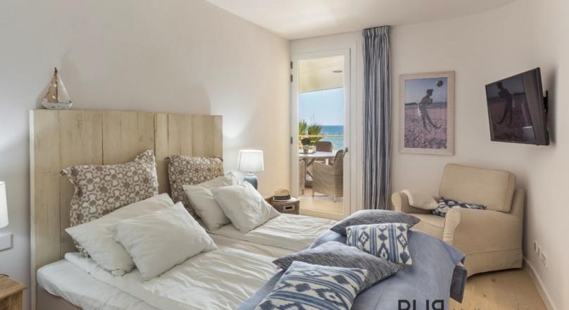 Palma. Portixol. Direct sea view. Direct beach access. Don't have to worry about anything.
