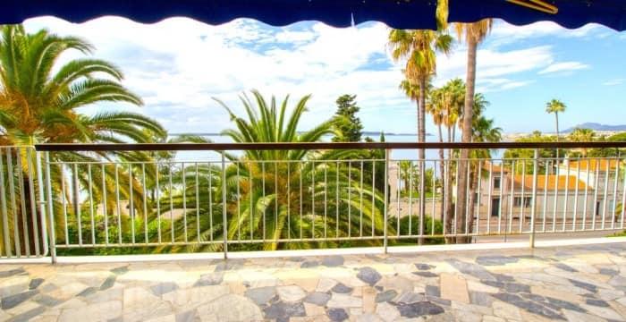 Apartment front of sea in Cannes France