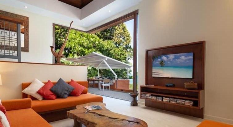 The ocean wraps this 1 facing the ocean of Rai.