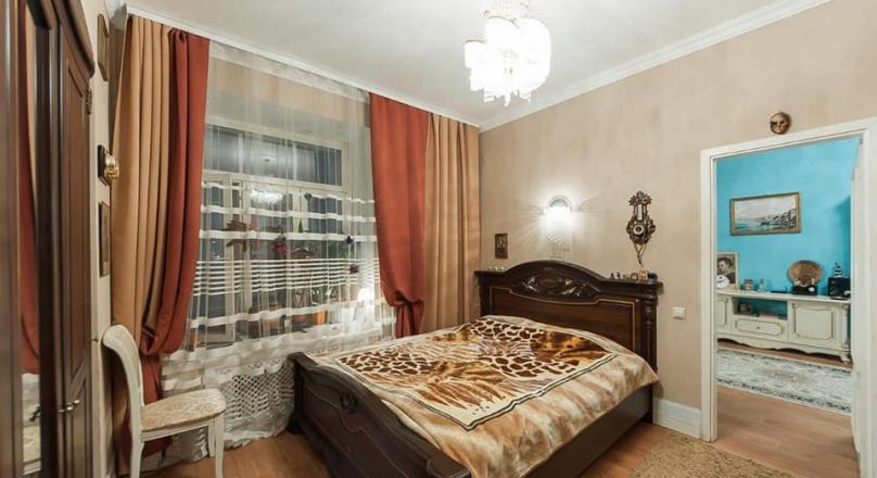 4 rooms (2 bedrooms) apartment in historical centre for sale in Moscow, Russia