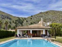 Pollensa. Villa in the finca style. High-quality. Very good condition. Many extras.