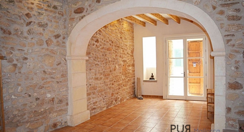 Capdepera. Town house. Very Mediterranean. With a large roof terrace.