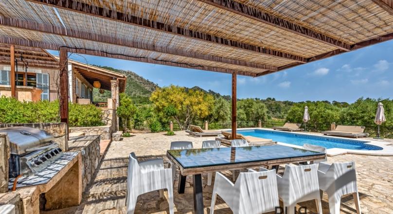 Finca. Very good condition. Holiday rental license. Attractive location
