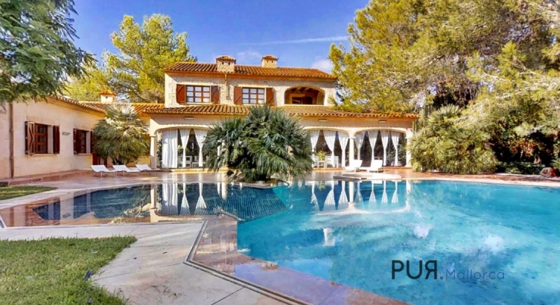  Villa. With a lot of charisma. A lot of space. Attractive outdoor area. Just real mallorquin.