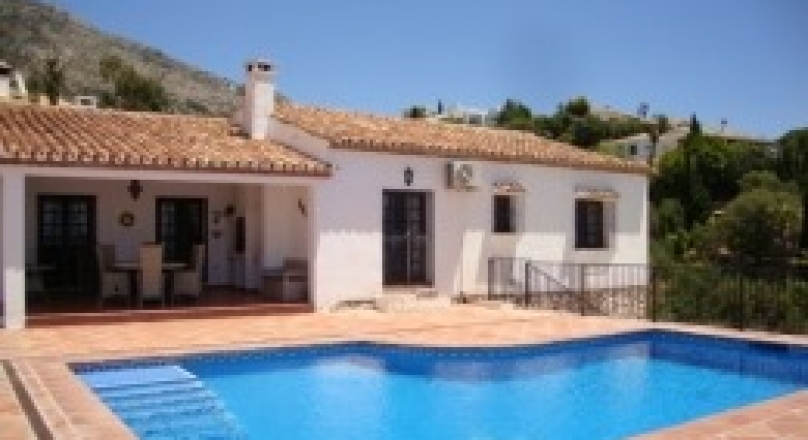 Villas in Mijas, established since 1980 offers you a new property rental: Villa Jacamo in Mijas