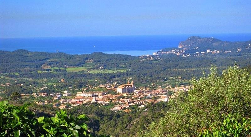 Son Font. The southwest at feet. Fairytale. Villa with a lot of vision.