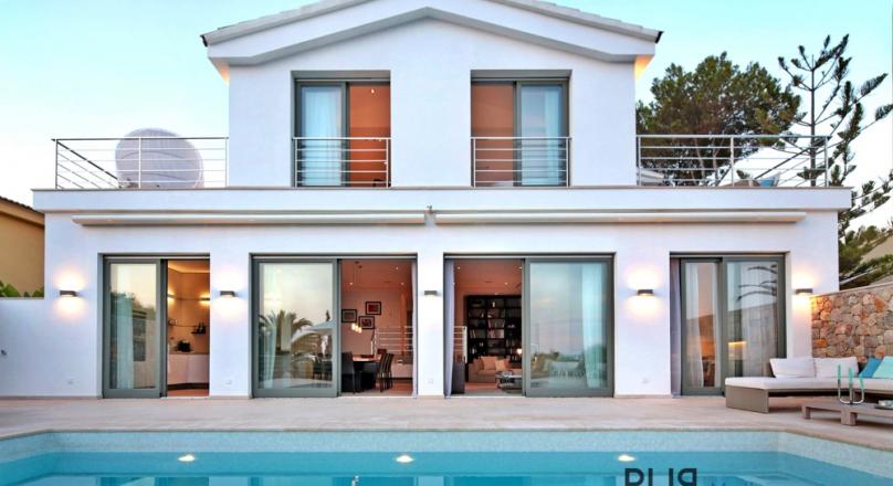 Santa Ponsa. Villa. Sea views. Very good condition. Including separate guest apartment.