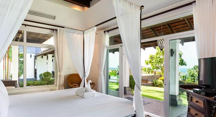 8-bedroom sea view villa on the mountain side