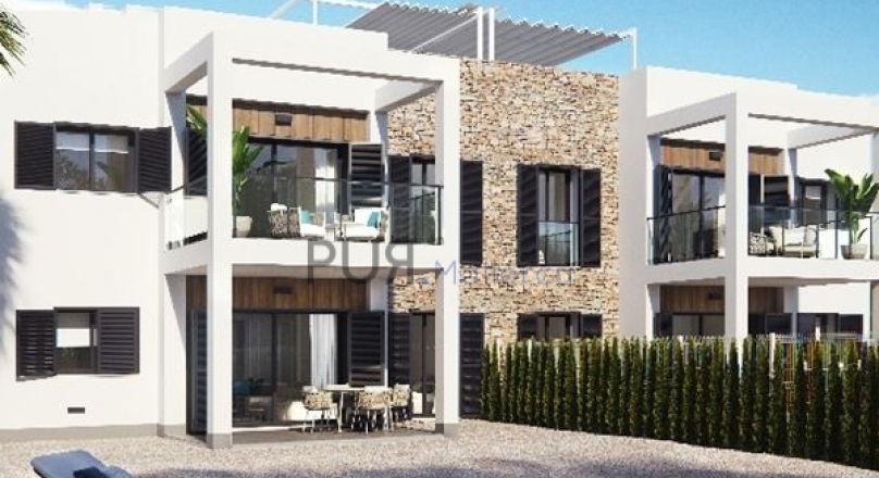 In the middle of the southeast. Near Porto Colom. High quality new construction apartments. Complete furnishing possible.