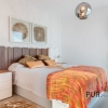New villas. Very chic. Very high quality. And on foot at the port and on the beach.