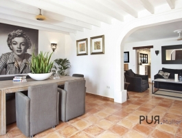Heading north. Inland. Finca with separate guest house. Recently renovated.