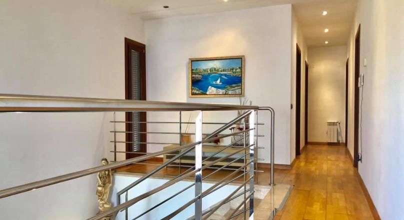 OPPORTUNITY!! SEMINUEVA HOUSE