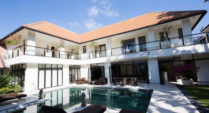 Luxury villa in the heart of Seminyak for LEASE 21 years