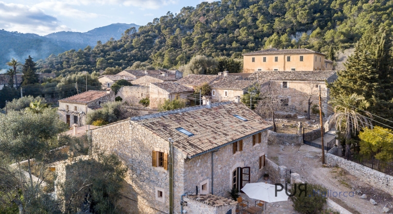 Are you looking for the real Mallorca? A modern stone house. In 30 minutes in Palma.