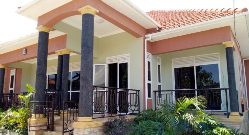 Magnificent 5 bedroom house for sale in kitende, Entebbe road at UGX 560M