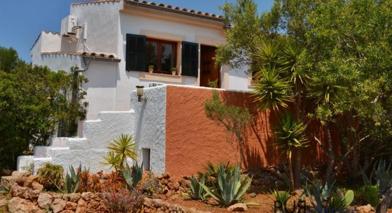 Small finca. Holiday rental license. Cala Ratjada. Boomtown.