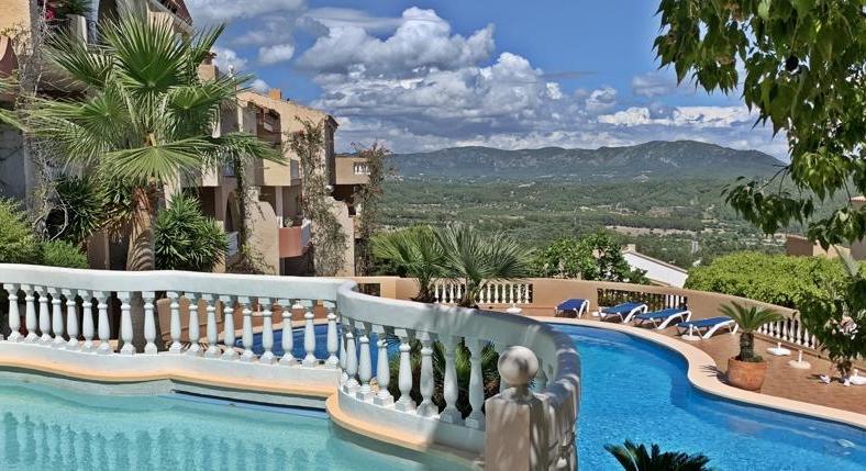 Paguera. Monte Esmeralda. From the top. View over the sea and the bay. Penthouse.
