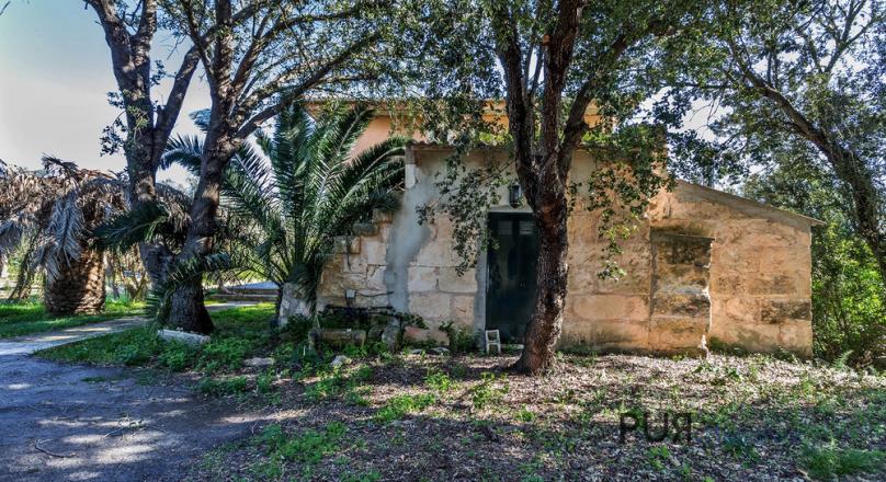 Well marketable. Ideal as a rental property. With license. Finca. Close to the ocean. Great beaches.