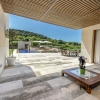 One and only. Finca. Own vineyard. And a lot of light. Generosity. Clarity.