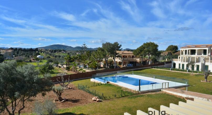 Near Porto Cristo. Terraced houses newly built. Modern interior. Very reasonably priced.