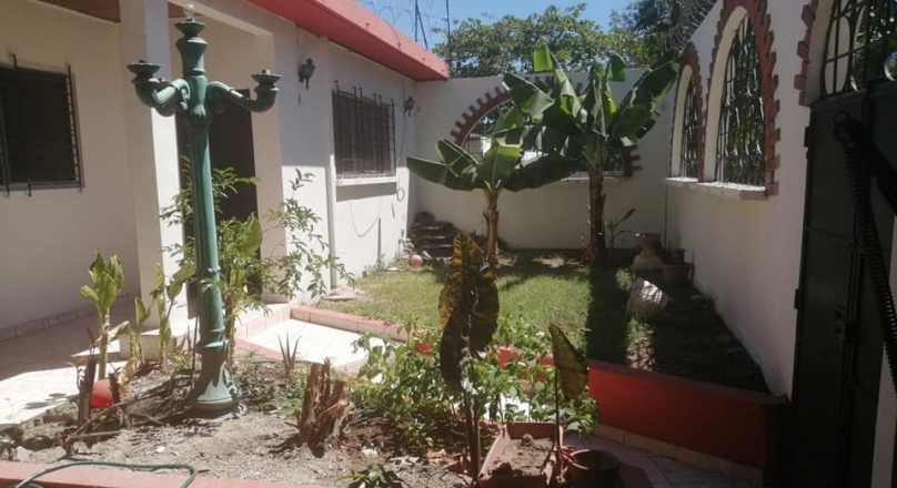 Buy Large House in Colonia Providencia, main street, safe and remodeled