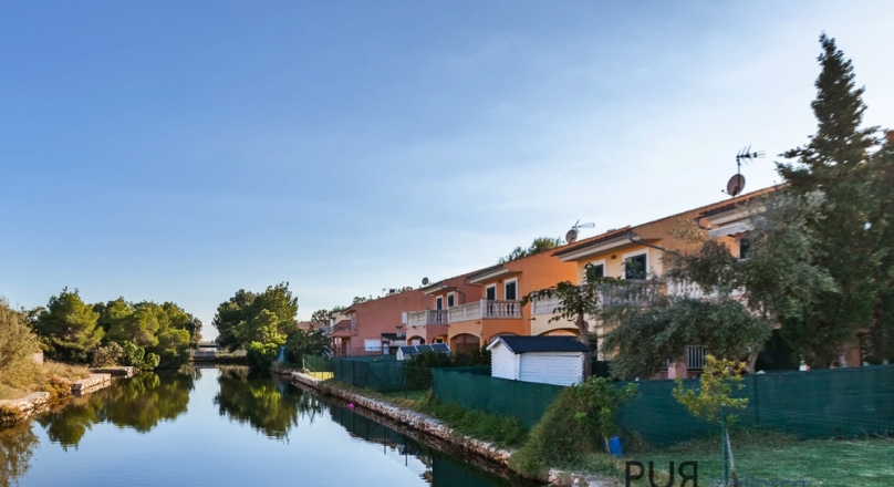 Terraced house on the Esperanza lake. In 5 minutes walk to the beach of Alcudia
