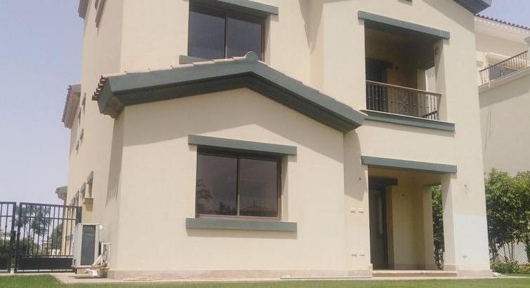 Villa with Ac's and kitchen appliances for rent in compound Mivida