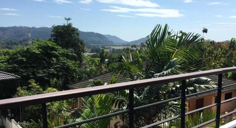 1 bedroom duplex with breathtaking view over the Kathu mountains