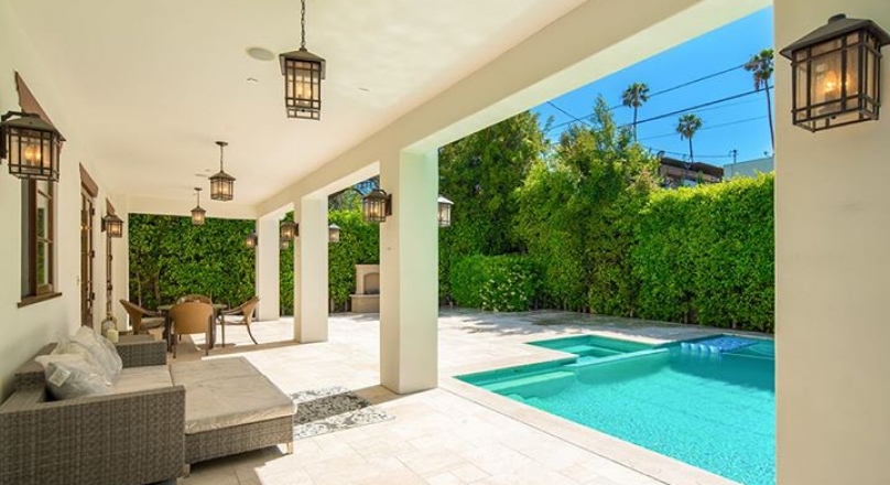 Beverly hills Newer Gated Home