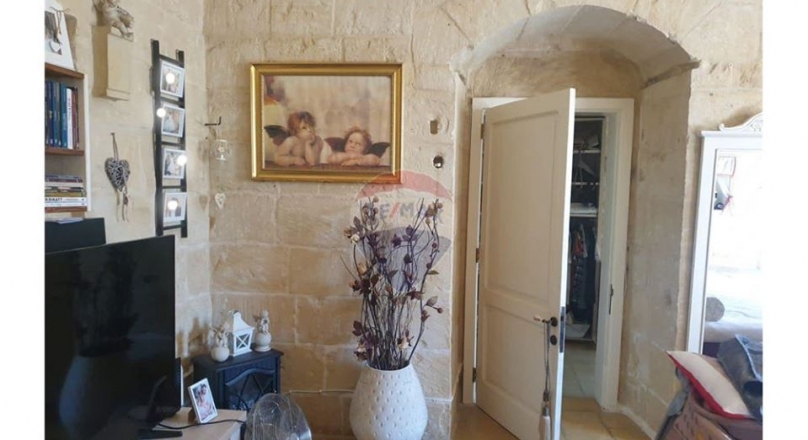 Character Filled Residence In The Heart Of Haz-Zebbug