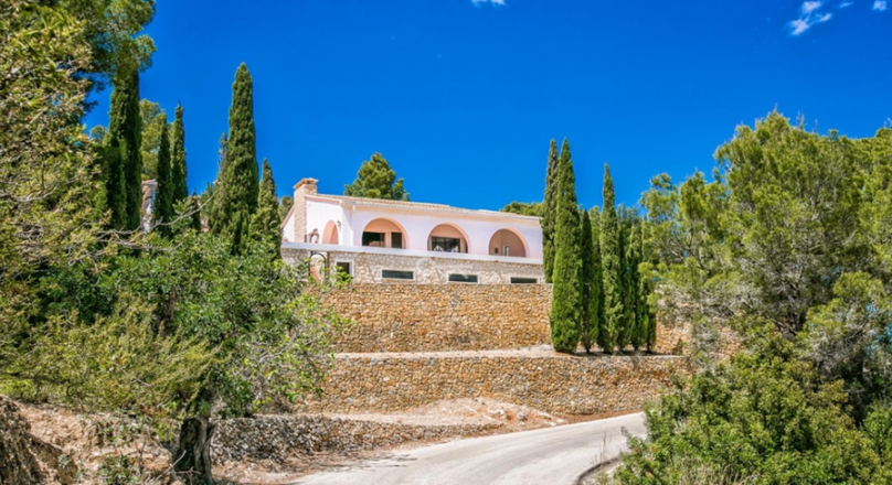 Finca for sale in Calpe with lovely views over the Bay and the Peñon Ifach
