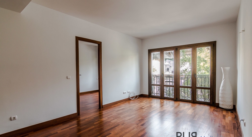 Santa Catalina. Apartment. Rehabilitated. With parking. With terrace.