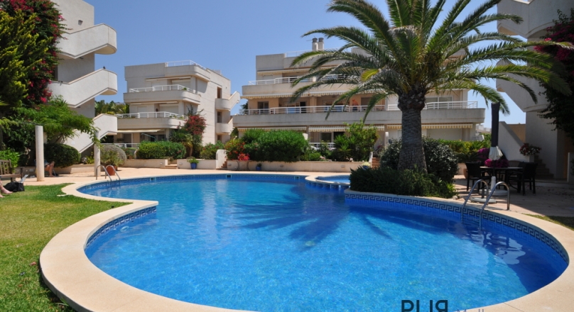 Apartment with great sea view. Across the bay of Camp de Mar.