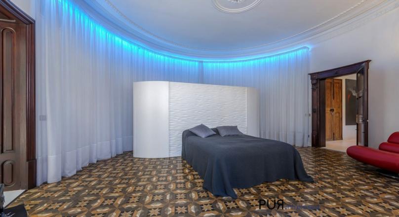 Santa Catalina. In great demand. Well maintained. Very stylish. Right in the middle of it and not just here.