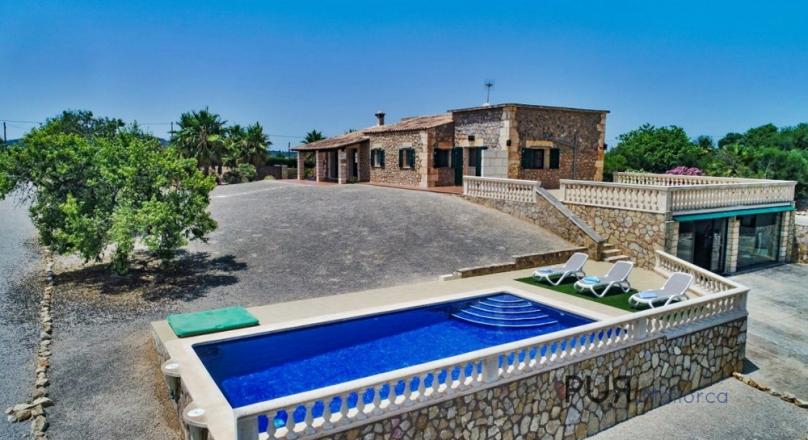 Sant Llorenc. Natural stone finca with pool. And with a view of the sea.