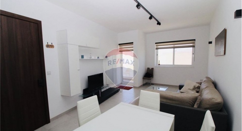 QRENDI - 3 bedrooms APARTMENT sold fully furnished