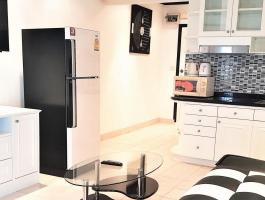  FRONT CORNER TOP FLOOR 1 BED CONDO WITH STUNNING SEA VIEWS