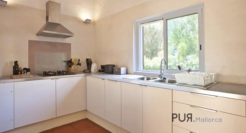 Between Sencelles and Pina. Ruberts. A small finca. With a lot of charm.