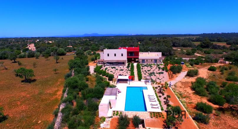 Actually a finca. But in truth a purist architect's villa in Rustico.