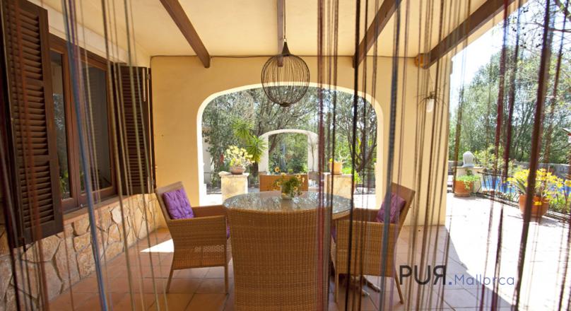 Between Sencelles and Pina. Ruberts. A small finca. With a lot of charm.