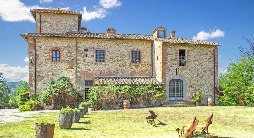 Prestigious Country Property of 27 rooms in Venta San Casciano in Val di Pesa, Tuscany.