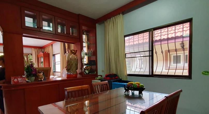 Quick sale cheapest Wide area house with a 5.5 million bata pool that ...