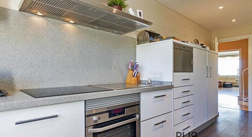 Above the roofs of the bay of Palma. A villa with lots of space, in high quality condition and view.