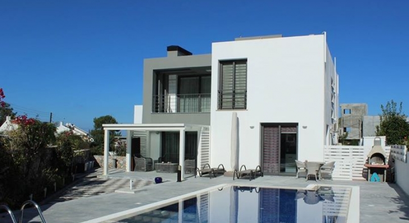 Luxury 4 + 1 Swimming Pool Villa for sale in Edremit Region.
