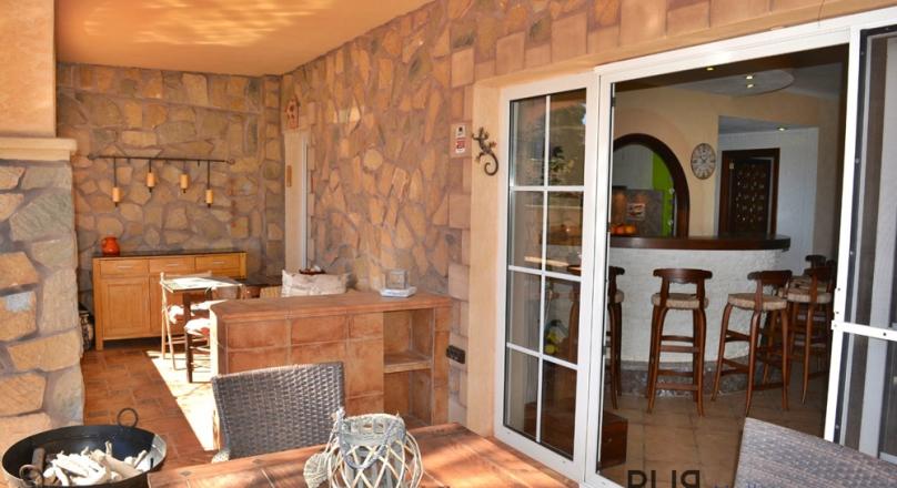 Very good location. Lots of space. A lot of quality. A price that is impressive. For 3 units.