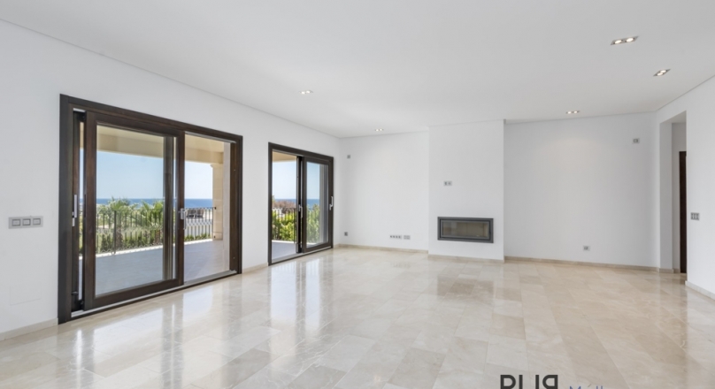 Nova Santa Ponsa. Big villa. Modern Mallorcan style. Sea views. Under 3 million euros.