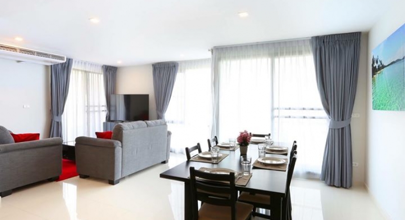 FOR SALE & RENT / 3 bedroom condo in Central Pattaya ( USD 230.000 )