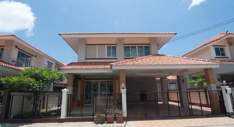 A 160Sq M house with 3 bedrooms, Located in Sansai area near Meechok Plaza