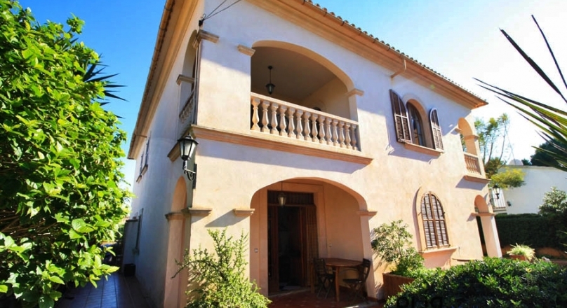 Sa Rapita. Family residence with 2 units. Lots of space. 200 meters from the sea.