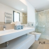 New villas. Very chic. Very high quality. And on foot at the port and on the beach.